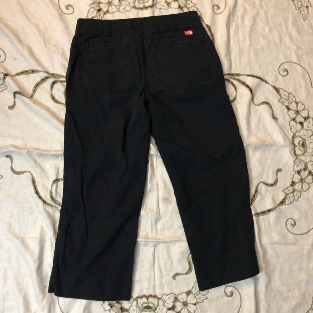 🔥The north face black capris - Picture 2 of 4